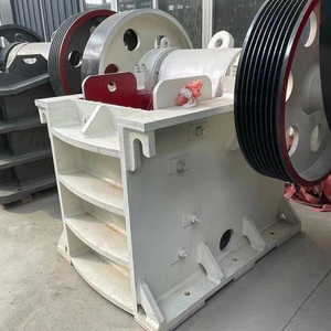 Concasseur à mâchoires à moteur diesel, équipement de concassage de pierres pour l'exploitation minière à petite échelle - Product Image 5