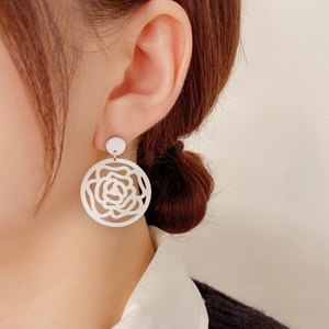 Pendientes de Moda con Letras, Estilo Vintage, de Acero Inoxidable, Precio al por Mayor, Personalizados, Chapados en Oro, Joyería Bonita para Mujeres y Hombres - Product Image 2