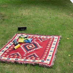 Tươi Màu Đỏ Trắng Châu Âu-Mỹ Phong Cách Rắn Phim Hoạt Hình Jacquard Dệt Polyester Bông Chăn Cung cấp Nhanh Chóng Tùy Biến - Product Image 3