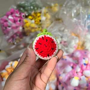 Colgante de Ganchillo para Bolso, Llavero de Frutas y Verduras (Aguacate, Sandía, Uva, Berenjena, Pimiento), Accesorios de Tejido, Regalo - Product Image 5