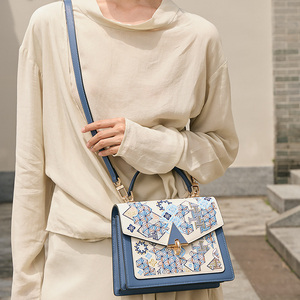 Bolso de Mano Bordado con Patrón Geométrico, Estilo Chino Moderno, Bolso Bandolera de Cuero Genuino - Product Image 3