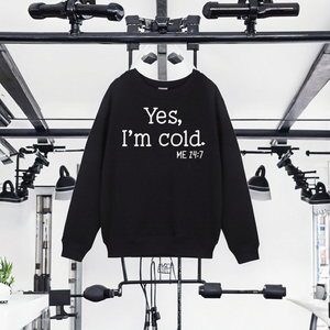 Pull-over en maille respirant à manches longues pour femme avec imprimé « I'm Cold Me 24 7 » – Collection Automne Hiver – Meilleures ventes - Product Image 3