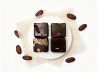 Barres de chocolat noir aux noix, aux amandes, aux canneberges, aux raisins secs, aux fruits et aux noix, en-cas chocolatés aux fruits et aux noix