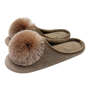 Kadın taşınabilir kapalı yatak odası terlikleri ile kabarık Pom-pom seksi yumuşak ev ayakkabıları ile TPR taban bale tarzı terlik - Product Image 2