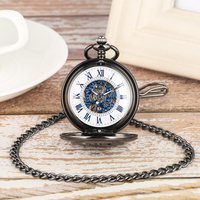 Montre de poche mécanique squelette Steampunk noir de chèvre creuse avec chaîne et cadran à chiffres romains bleus Cadeau gothique unique pour homme