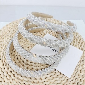 Serre-tête de mariée de luxe large en perles blanches élégantes pour femme - Product Image 1