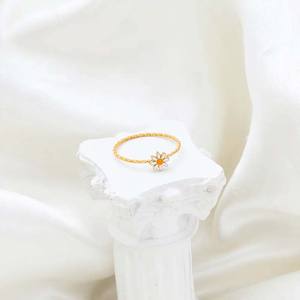 <span class=keywords><strong>Anello</strong></span> sottile con motivo in pizzo alla moda PVD placcato oro 18k in acciaio inossidabile sottile a goccia margherita <span class=keywords><strong>anello</strong></span> in rilievo donna - Product Image 4