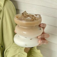 Venta al por mayor de fábrica: Taza de vidrio de borosilicato de 430 ml con asa, logotipo personalizado, apilable, transparente, para café y zumo, apta para microondas.