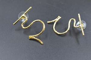 ต่างหูชุบทองคำภาษาฮินดีทันสมัยเครื่องประดับแฟชั่นในรูปทรงกลมสำหรับผู้หญิงและเด็กผู้หญิง - Product Image 3