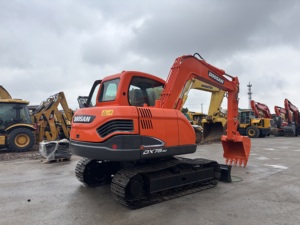 Doosan-Miniexcavadora sobre orugas, de segunda mano, con buen rendimiento, peso operativo de 100% toneladas, lista para la venta, de segunda mano, de 7,5, modelo Doosan, DE, para uso operativo - Product Image 3