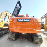 Excavatrice sur chenilles Doosan DX150LC de 15 tonnes, 90% neuve, excellent état, faible nombre d'heures de travail, en stock, au meilleur prix