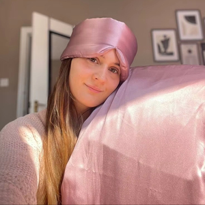 Masque pour les yeux en soie de mûrier douce avec fermeture Velcro pour le sommeil et les voyages, cache-yeux léger et respirant pour bloquer la lumière et favoriser un repos profond - Product Image 1