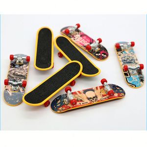 Mini Skateboard à Doigts en Plastique Personnalisé pour Enfants, Plateau Coulissant, <span class=keywords><strong>Rampe</strong></span>, Jeu de Bureau, Vente en Gros - Product Image 5