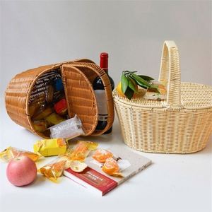 Panier de pique-nique design de maison moderne canne ronde souple doublure en osier <span class=keywords><strong>japonais</strong></span> paniers prêts à l'emploi en forme de fraise - Product Image 4