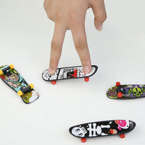 Ensemble de jouets de skateboard <span class=keywords><strong>pour</strong></span> <span class=keywords><strong>doigts</strong></span>, 12 styles, <span class=keywords><strong>mini</strong></span> planche à roulettes <span class=keywords><strong>pour</strong></span> <span class=keywords><strong>doigts</strong></span>, roues à roulements, jouet sportif <span class=keywords><strong>pour</strong></span> enfants - Product Image 6