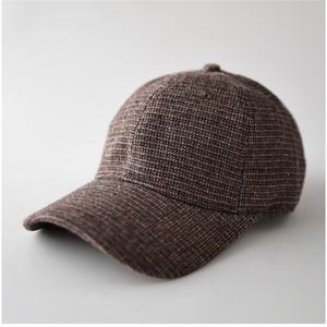Casquettes de sport non structurées en tissu éponge chaud à 6 panneaux - Unisexe 100% polyester Fermeture à boucle métallique pour les activités de plein air par temps froid - Product Image 2