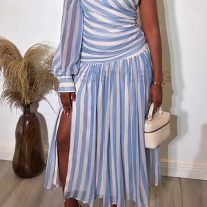 Nueva Colección de Verano: Vestidos Largos de Moda para Mujer, Estilo Africano, con Rayas, Un Hombro Descubierto y Abertura Lateral - Product Image 5