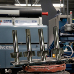 Kunden spezifische Edelstahl-Keil lager welle Bearbeitete Motorantrieb Schnecken welle Motorwelle Verschiedene kunden spezifische Optionen verfügbar - Product Image 4