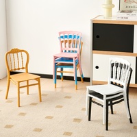 Chaises d'enfants modernes portables en plastique pour banquets d'anniversaire, parcs et fêtes, idéales pour la location en maternelle et à domicile - Vente en gros