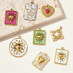 Ciondolo a forma di serpente con <span class=keywords><strong>cuore</strong></span> e sole, placcato oro, smaltato, a forma di croce, gioiello alla moda, souvenir retrò - Product Image 2