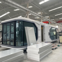 Capsule de camping de luxe moderne, système intelligent, design tendance, capsule spatiale préfabriquée en acier