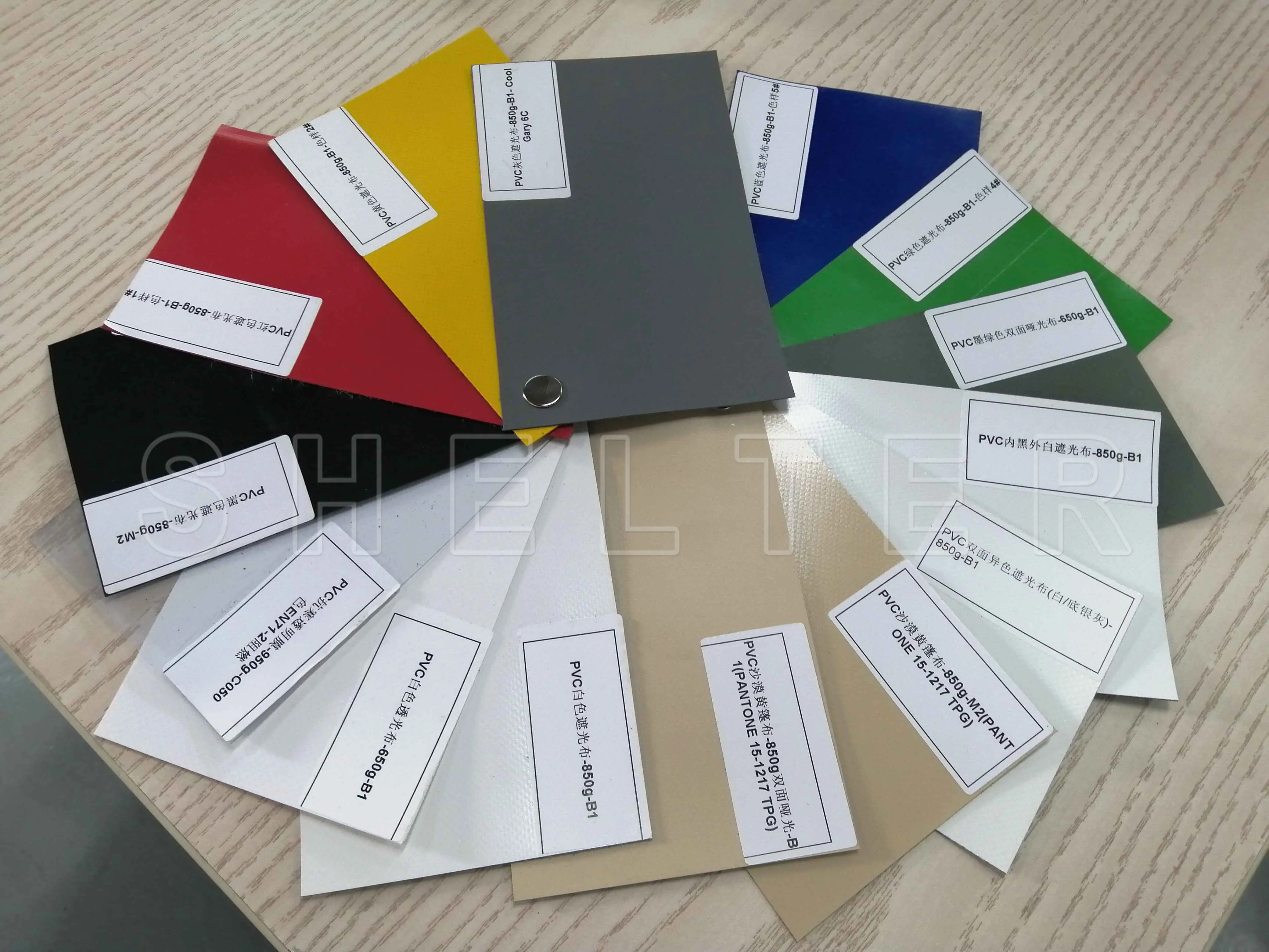 Blanc, gris, clair ou personnalisé