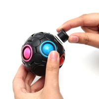 Jouets de football à doigts en gros, cube anti-stress à douze trous, gyroscope de doigt, jouet magique arc-en-ciel