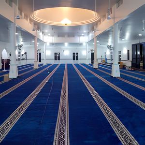 Tappeto da Preghiera per Moschea e Chiesa con Bordo Blu, Tappeti Musulmani per Moschea a Dubai UAE - Product Image 1