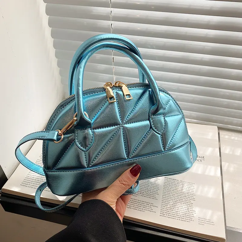 2023 Modern Fashion Styles Quilted Women Handbags Ladies Stylish Shoulder bags Girls Metallic Colors Shell Handbags Wholesale