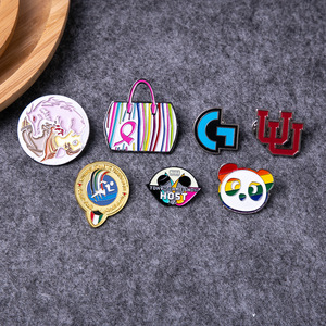 Badges en métal émaillé personnalisés, forme irrégulière, sans nickel, type boucle, badges en résine époxy personnalisés, cadeaux d'affaires - Product Image 1