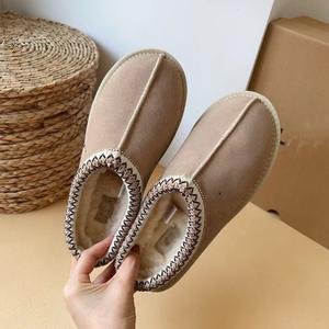 <span class=keywords><strong>Bottes</strong></span> de neige montantes en PU pour enfants, style Uggs, collection automne-hiver 2026, nouveau modèle à talon épais et à enfiler pour femmes - Product Image 4