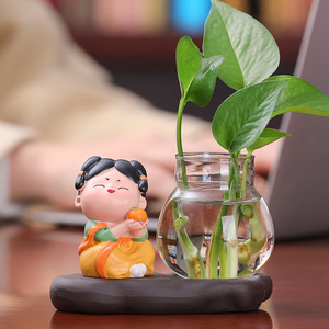 Figurine de dame de la dynastie Tang en résine, décoration de bureau avec vase en verre pour l'affichage de plantes vertes au bureau - Product Image 2