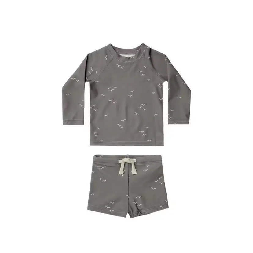 Pakaian renang anak laki-laki, kustom UPF50 + kain ramah lingkungan set pakaian renang bayi perawatan matahari baju renang lengan panjang musim panas