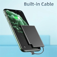 Banque d'Alimentation Ultra-Mince Format Carte de Crédit 5000mAh avec Câble Intégré, Charge Rapide, Chargeur Portable Mini