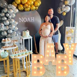 Enseigne lumineuse LED pour bébé, alimentée par piles, décorations pour baby shower, révélation du sexe et fêtes d'anniversaire pour enfants - Product Image 4