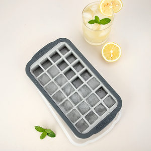 Moule à glaçons en silicone à 28 cavités, personnalisable avec logo, sans BPA, réutilisable, facile à démouler, pour boissons réfrigérées et whisky - Product Image 1