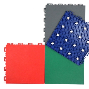 Azulejos holesales de PP desmontables y coloridos, suelo entrelazado para deportes al aire libre - Product Image 3