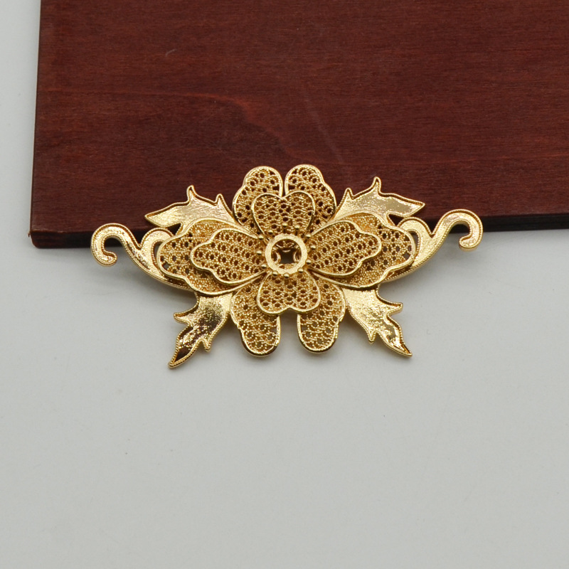 Un morceau de placage d'or pour conserver la couleur
