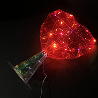Holografischer Roter Herz-LED-Baumspitzen-Dekor Schillerndes PET-Prisma Beleuchtung 3D-Herz-Skulptur USB-Betrieben 8 Modi Weihnachtsdekoration