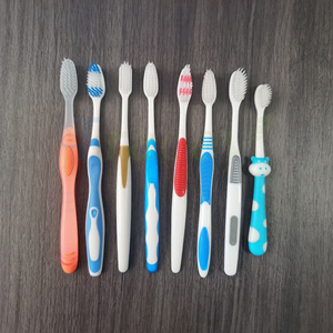 <span class=keywords><strong>Cepillo</strong></span> <span class=keywords><strong>de</strong></span> <span class=keywords><strong>Dientes</strong></span> Desechable <span class=keywords><strong>de</strong></span> Alta Calidad, Biodegradable y Ecológico para Adultos <span class=keywords><strong>con</strong></span> Cerdas <span class=keywords><strong>de</strong></span> Nailon Súper Suaves y Mango <span class=keywords><strong>de</strong></span> PP - Product Image 4