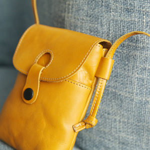Bolso Bandolera de Cuero Genuino Clásico y Elegante para Mujer, Cierre de Broche, Diseño Protector, Mini Bolso Bandolera de Viaje, Bolso para Teléfono Móvil - Product Image 4