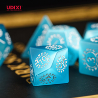Udixi Jeu de dés polyèdre Rune de 7 pièces en pierre naturelle des yeux de chat pour le jeu de table Dungeons & Dragons