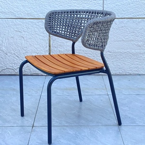 Set da Pranzo da Esterno in Stile Nordico, Tavolo Rettangolare in Legno di Teak, Sedie in Corda Intrecciata con Telaio in Alluminio per Giardino e Cortile - Product Image 4