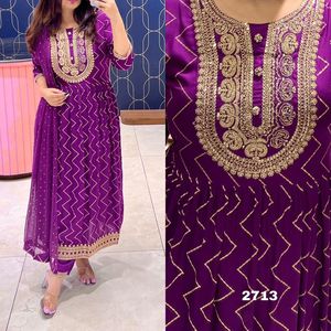 เน้นด้วยงานปักรหัสที่สวยงาม Nayra Cut Kurti Pent Dupatta สําหรับผู้หญิงมีจําหน่ายในราคาขายส่ง - Product Image 2