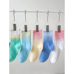 Gradient Color Crew Socks Women Mid Calf Breathable Sweat Absorbing Basketball Sports Socks Autumn Winter Style - Product Image 4