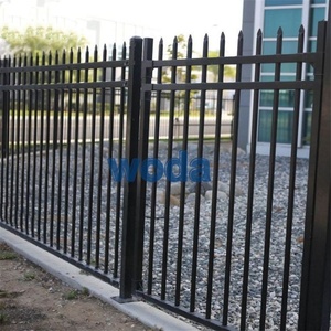 Valla DE SEGURIDAD galvanizada y con recubrimiento en polvo usada, paneles de hierro y puertas, madera tratada térmicamente para cercas agrícolas y deportivas a la venta - Product Image 4
