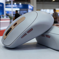 Moules pour souris de bureau spécialisés, avec assemblages de boutons et de molettes de défilement entièrement intégrés.