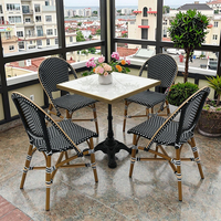 Table basse d'extérieur en rotin synthétique PE français, cadre en aluminium, tissage en vigne PE, table rectangulaire de restaurant bistrot et ensemble de chaises