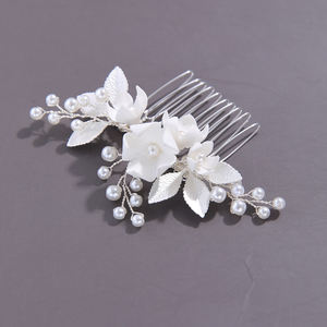Set de Accesorios para el Cabello de Novia Hechos a Mano con Perlas y Flores, Peineta Floral de Arcilla, 2 Horquillas en Forma de U, Tocado de Boda con Pedrería - Product Image 5