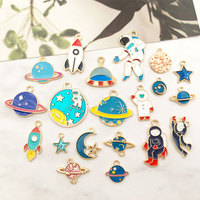 Collier et bracelet en alliage émaillé sur le thème de l'espace, vente en gros d'usine